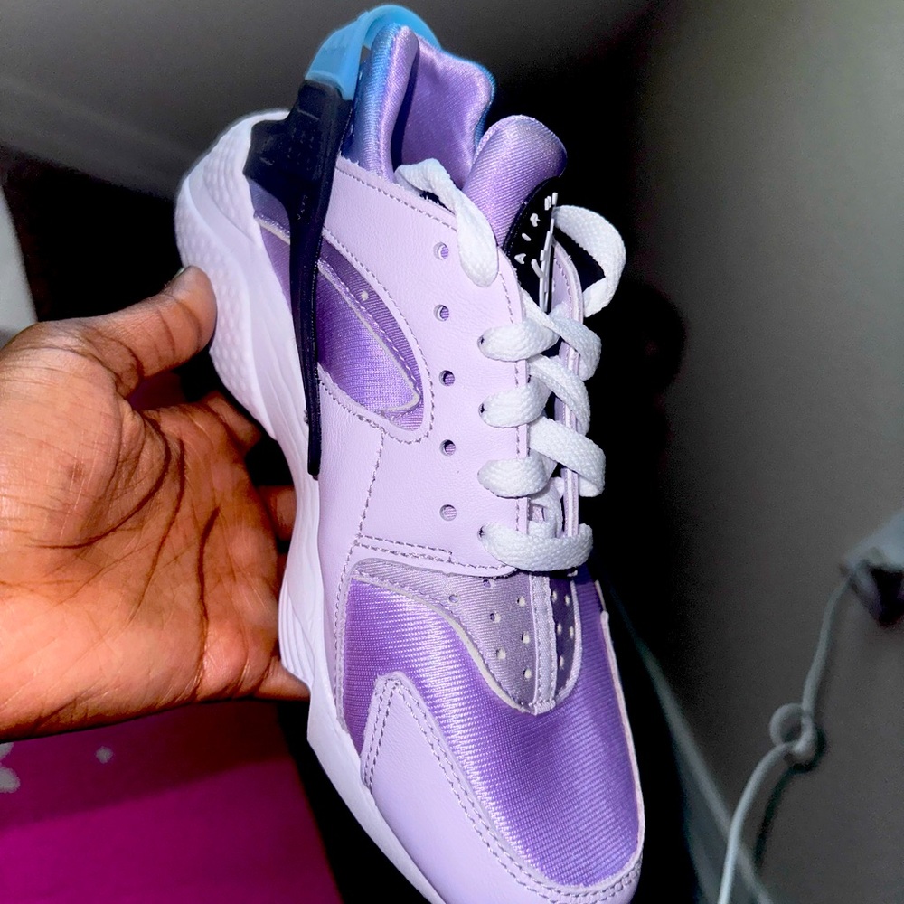 Womens sneakers